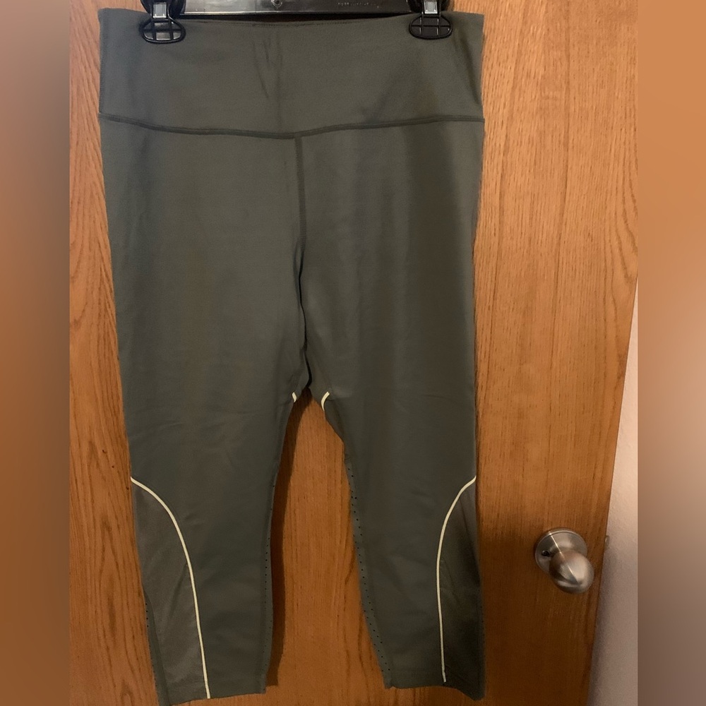 Avia athletic leggings